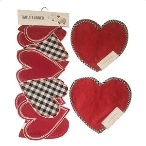 Valentine Table Runner and 8 Valentine Placemats